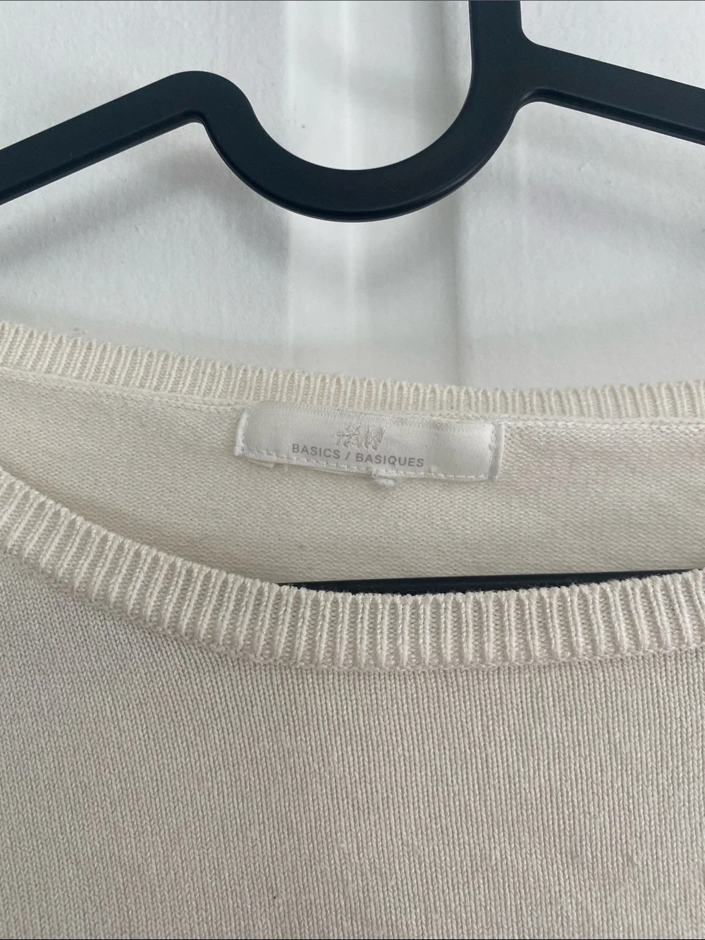 H&M Cream Short-Sleeve Sweater Top - Picture 2 of 2